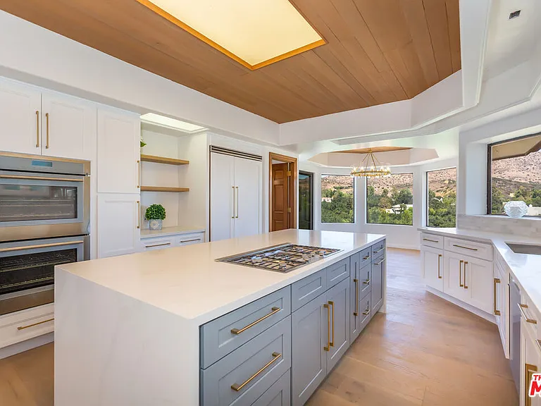5109 Lakeview Canyon Rd — Photo 12
