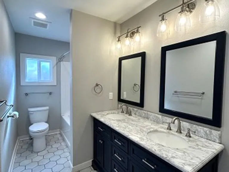 302 S Anderson St — Photo 8