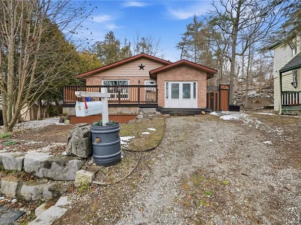 5 Pineway Ave, Georgina, ON L4P 1X8