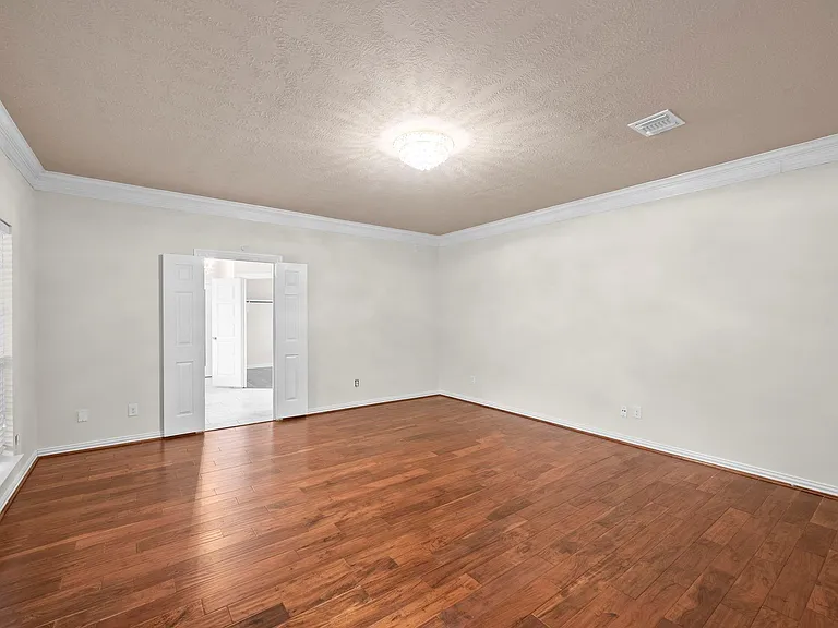 5526 Darschelle Dr — Photo 21