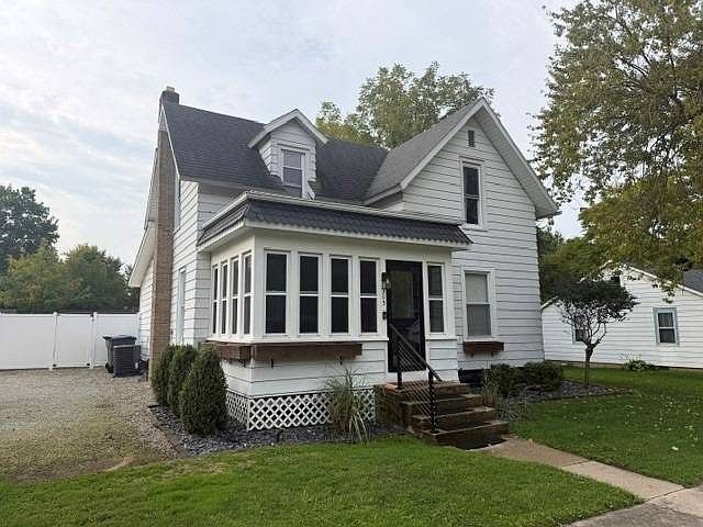 1st image of 305 E Harrison St
