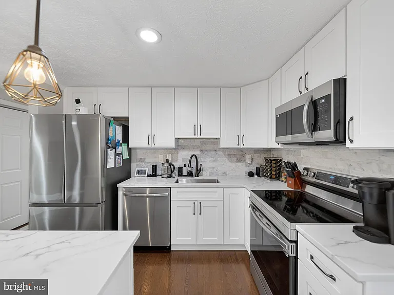 3806 Candlelight Ct — Photo 13