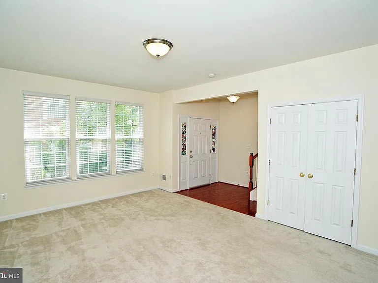 2303 Huntington Station Ct — Photo 5