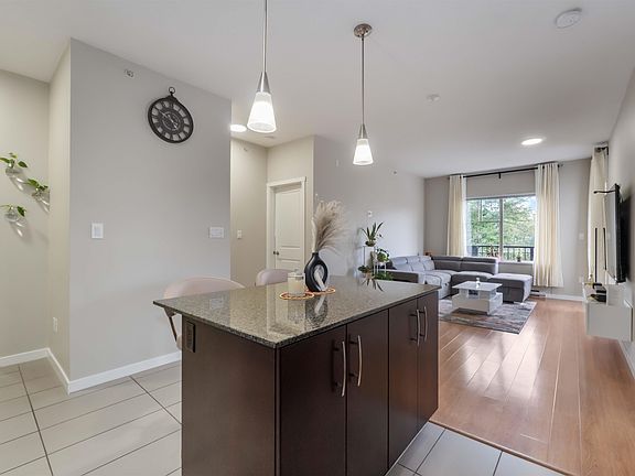 5th image of 22290 North Ave #404