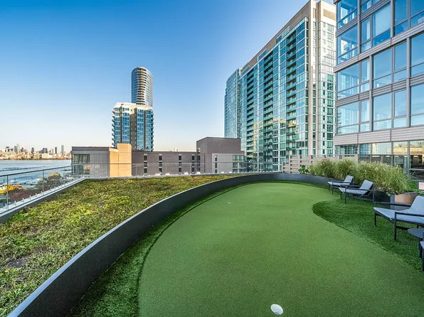 75 Park Lane South image 22 of 23