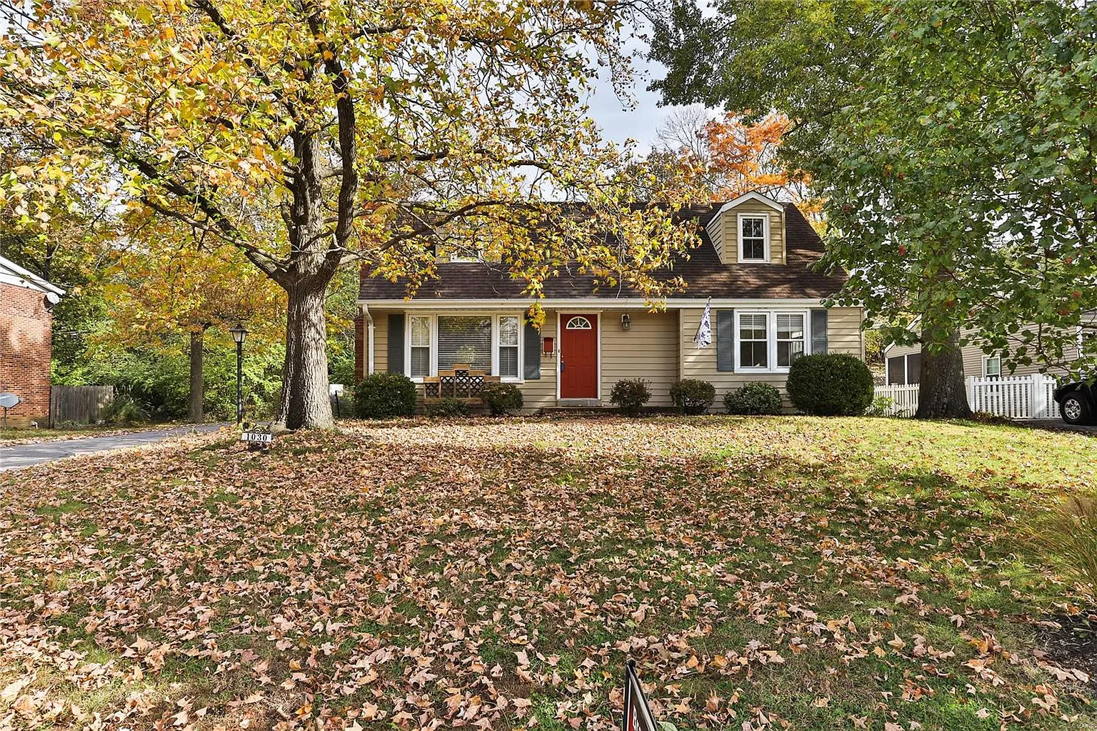 1030 Woodgate Dr photo 1