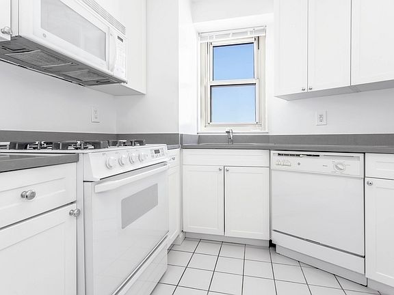 4th image of 2600 Netherland Ave APT 224