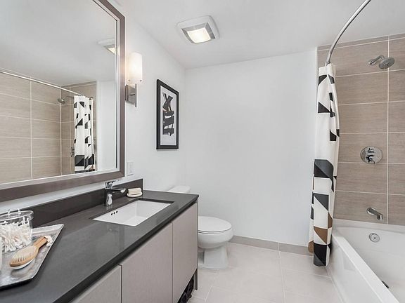 5th image of 333 SE 2nd Ave #904