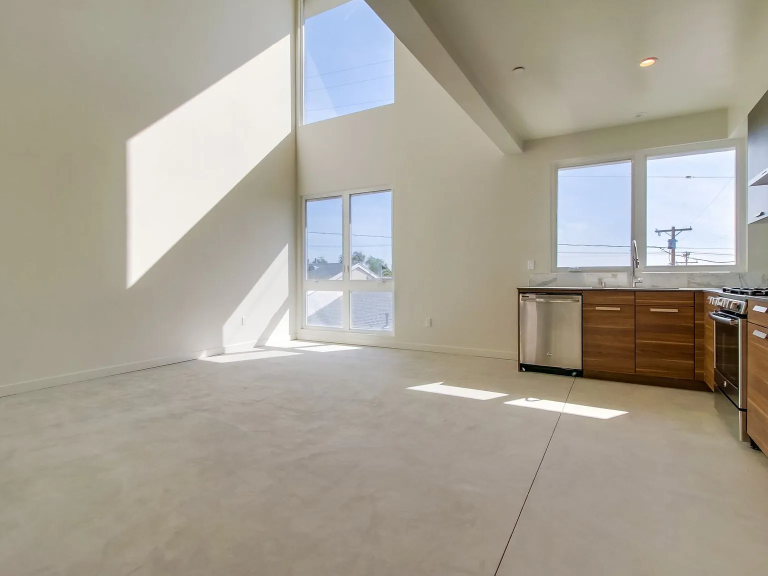 The Evelyn | One-of-a-Kind 1,738 Sq. Ft. Townhome Loft with Private Rooftop — Photo 2