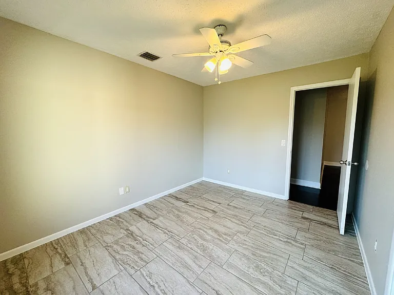 130 Derby Woods Dr — Photo 11