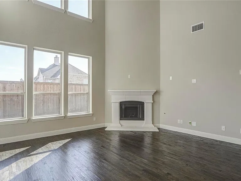 7592 Plowman Ln — Photo 6