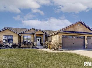 613 Orchard Ave, Chatham, IL 62629