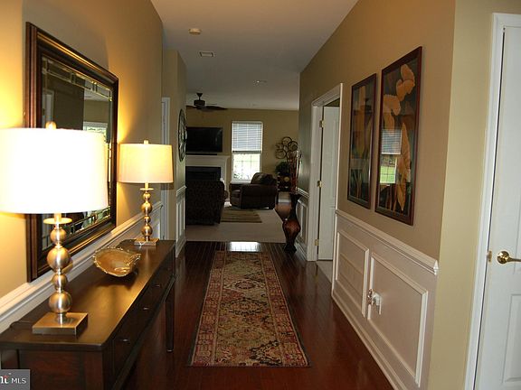 5th image of 113 Gaston Ln