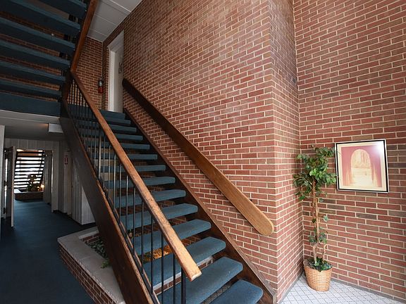 5th image of 10811 S Keating Ave APT 3NE