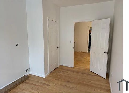 3rd image of 1251 Morrison Ave APT 1R