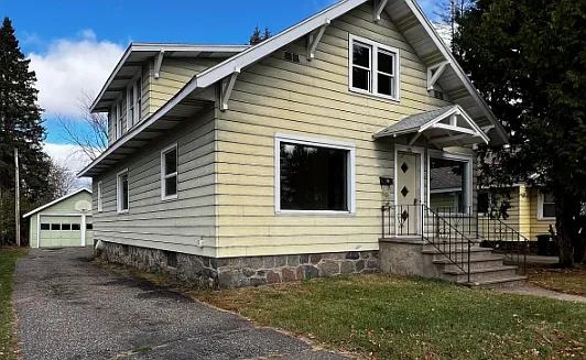 320 W Kemp St — Photo 1