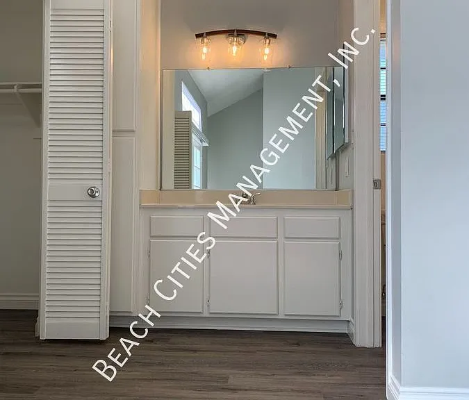 1220 Mira Mar Ave #1 — Photo 33
