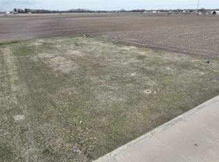 7330 High Mdws, Decatur, IL 62521