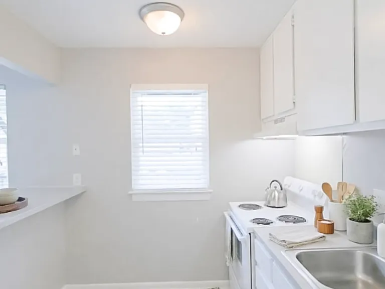 Hampton Hall | Comfort, Convenience, & Community All In One — Photo 201