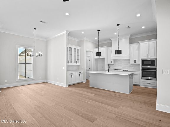4th image of 105 Millbridge Dr
