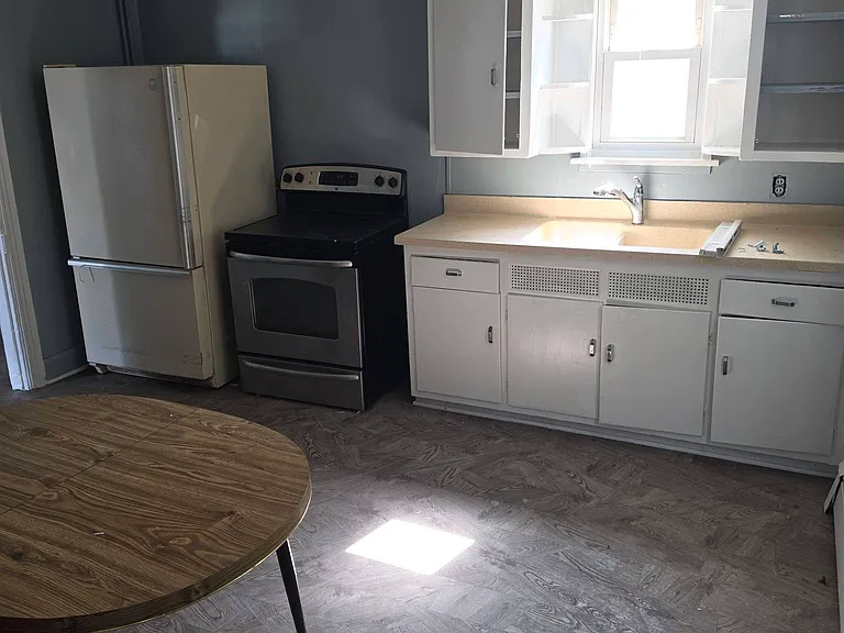 416 S High St — Photo 12
