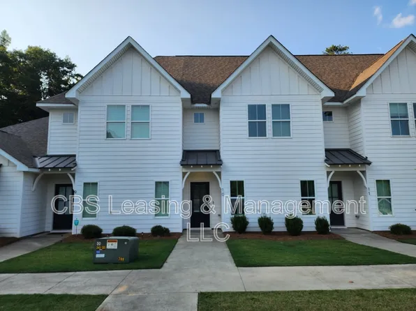 630 Village Dr #10, Opelika, AL 36801