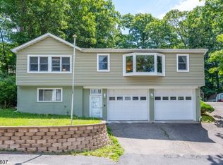 335 Elmira Trl, Hopatcong Boro, NJ 07843