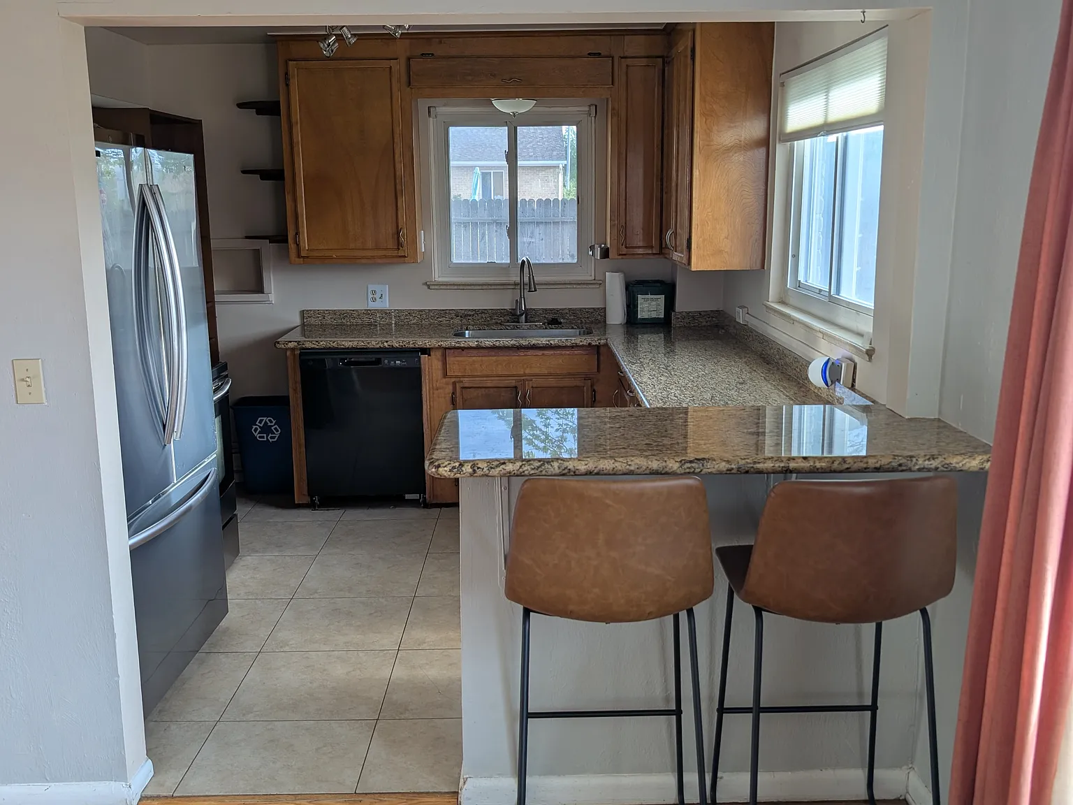 2 bed, 950 sqft, $2,000 — Photo 3