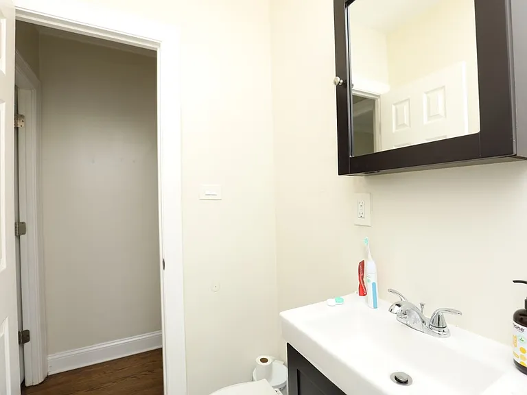 2535 N Seminary Ave #4 — Photo 18