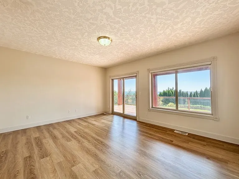 3014 NW Chapin Dr — Photo 35