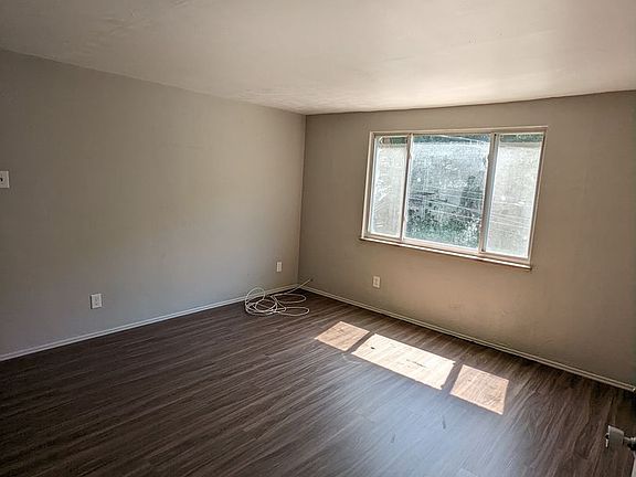 2nd image of 1705 Lynn Ave APT D