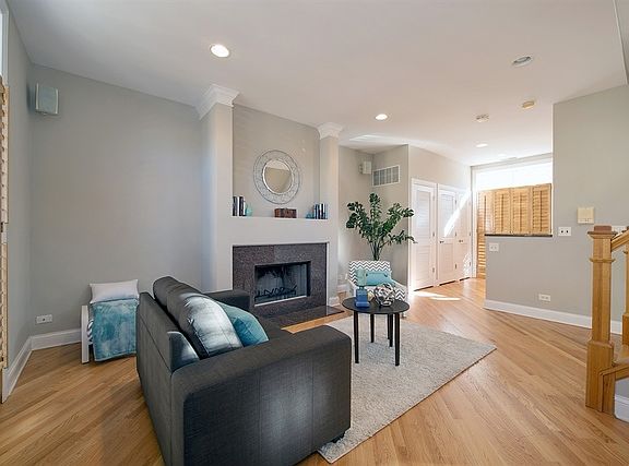 3rd image of 3901 N Southport Ave #A12