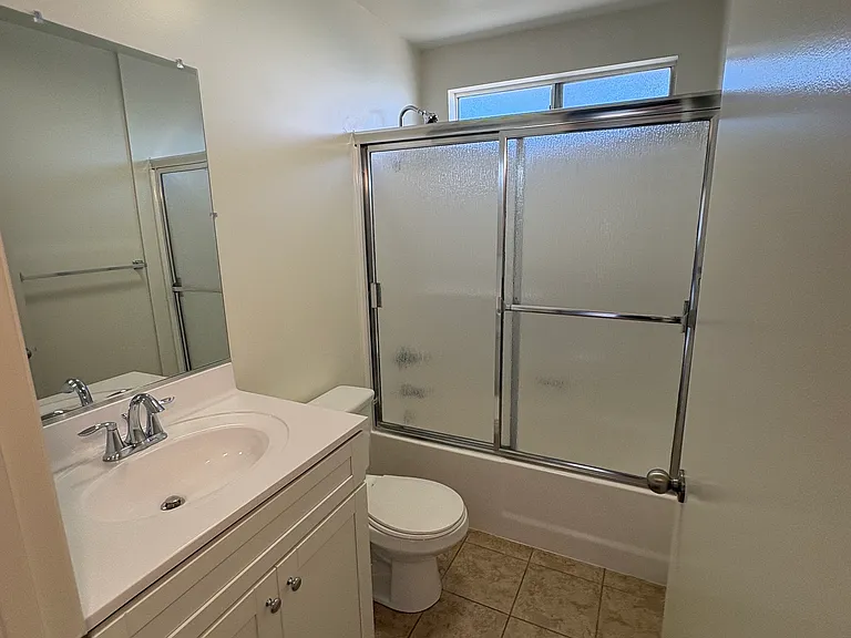 5636 Strohm Apartments — Photo 9