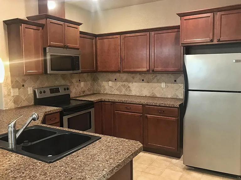 2476 N Locust Grove Rd — Photo 4