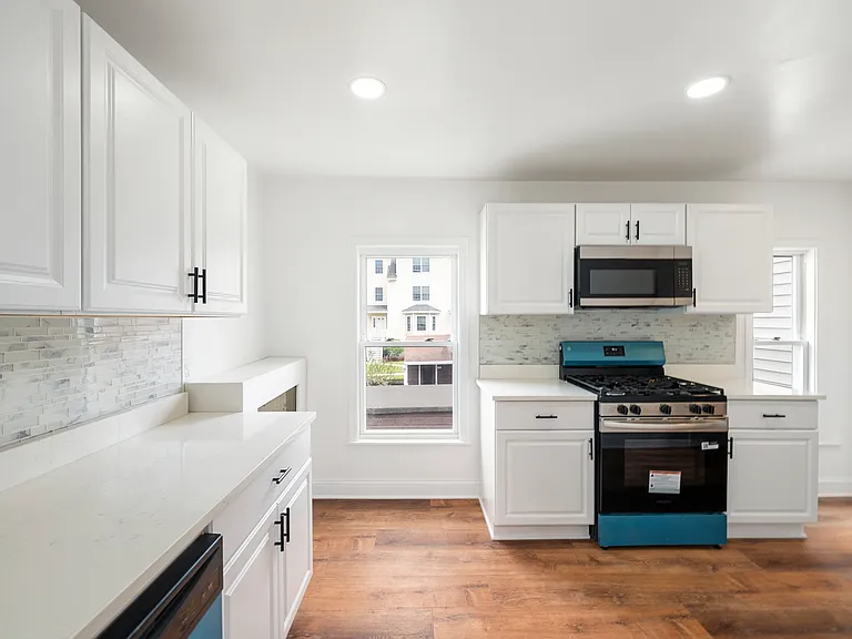 16 Oakes St #2 — Photo 15