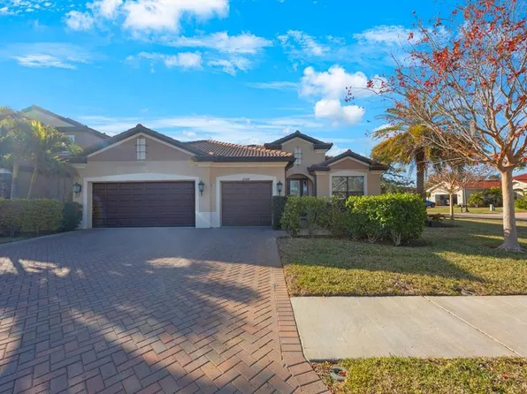 2564 Grand Cypress Blvd, Palm Harbor, FL 34684