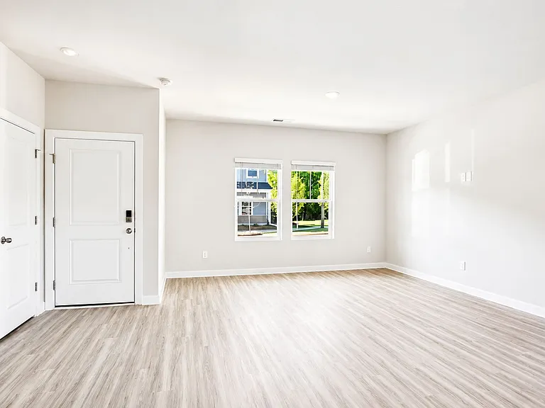 114 Ciara Pl #F — Photo 2
