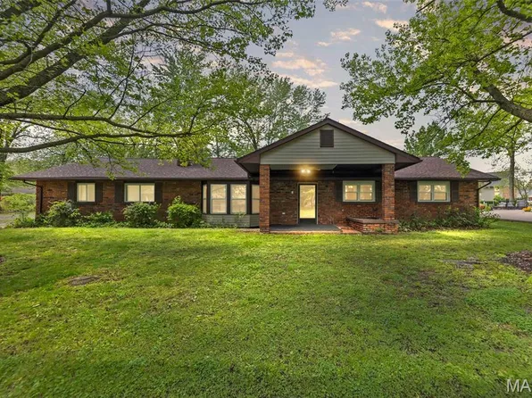 209 S Oak Ln, Okawville, IL 62271