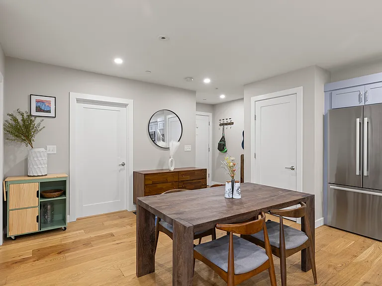 10-16 Everett St #204 — Photo 1