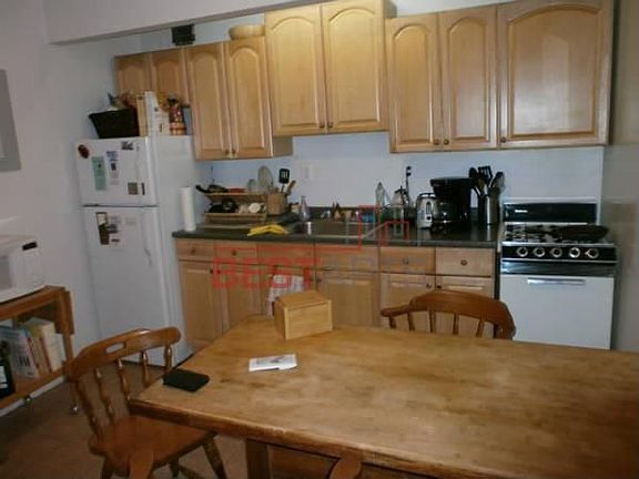 2nd image of 219 E 2nd St APT 2B