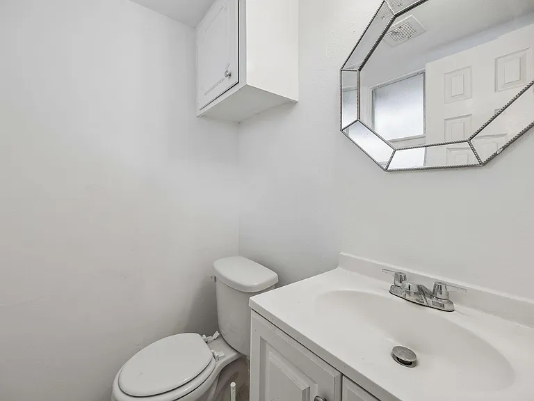 12211 Pompton Dr — Photo 10