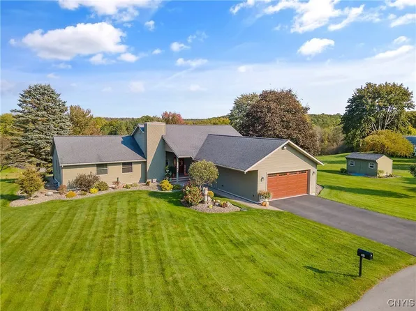 40 Wild Winds Dr, Fulton, NY 13069