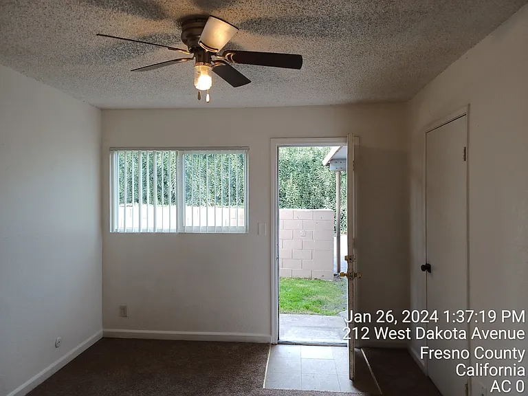 218 W Dakota Ave #A — Photo 21
