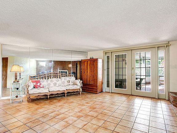 4th image of 2920 Timberlake Dr
