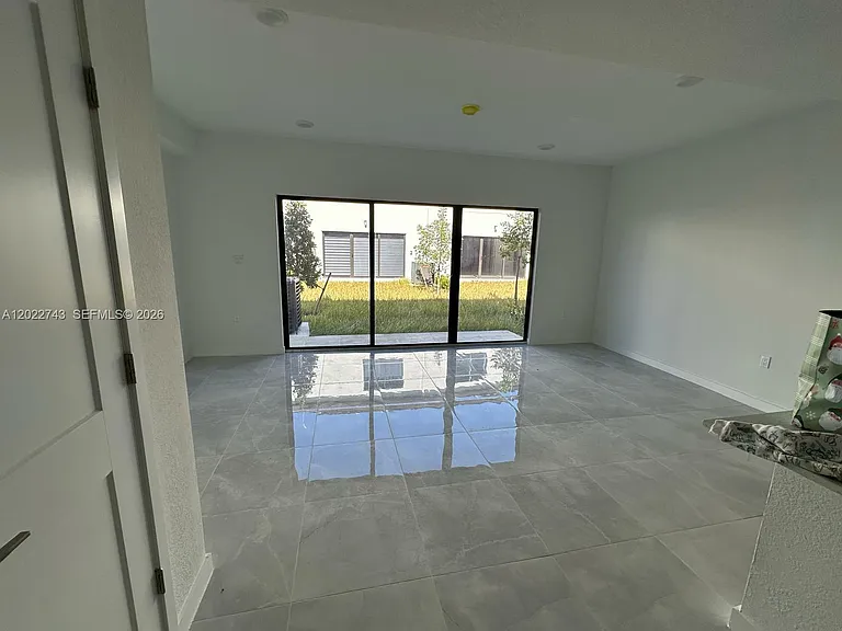 1310 NW 5th Ave #1310 — Photo 5