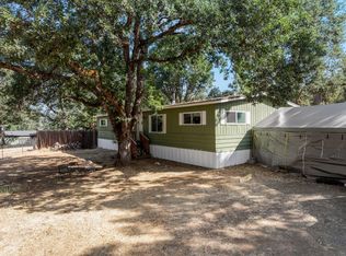 939 Foots Creek Rd, Gold Hill, OR 97525