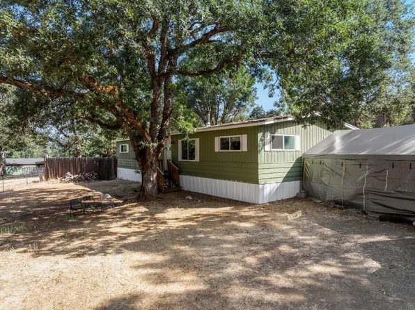 939 Foots Creek Rd, Gold Hill, OR 97525