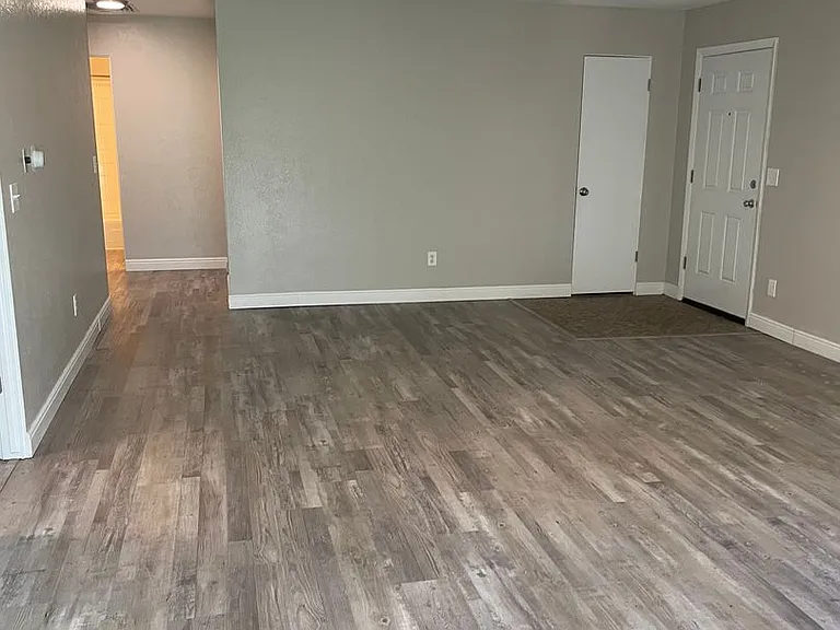 Heather Ridge - Beautiful Remodeled Apartments — Photo 53