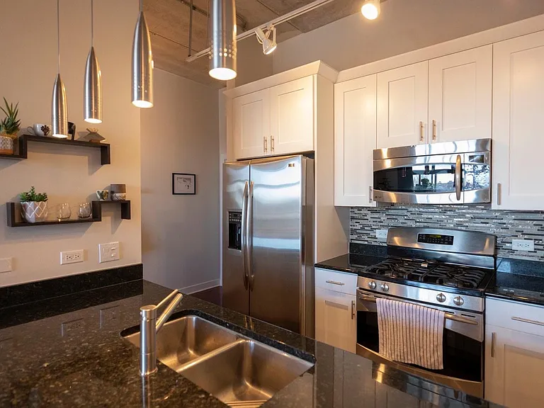 3245 N Ashland Ave #4D — Photo 9