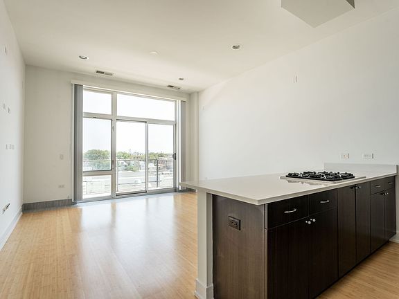3rd image of 4730 N Kimball Ave APT 402